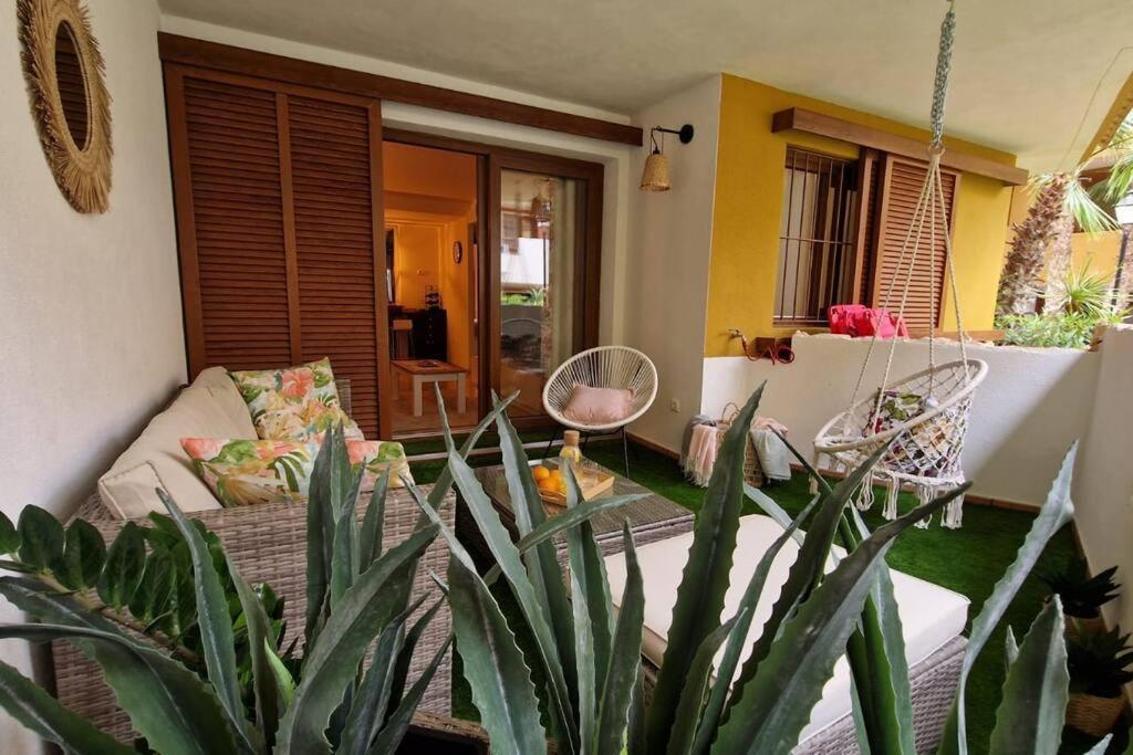 Olivia Sunny 2 Bedroom Apartament Punta Prima Торрев'єха Екстер'єр фото